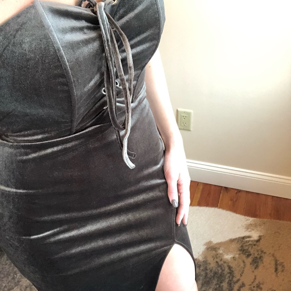 Dress - Picture 2 of 5